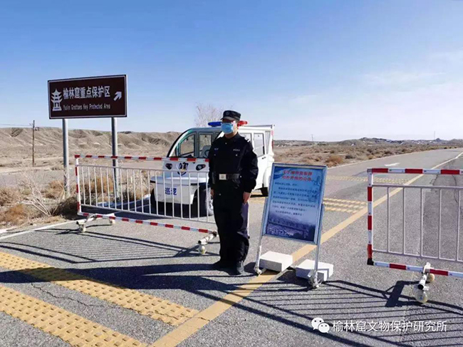 在窟区入口处设置路障.jpg
