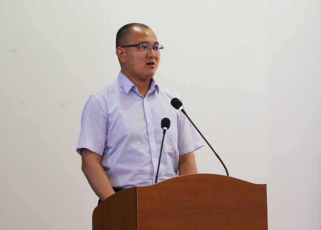 边磊JQPH1834.jpg